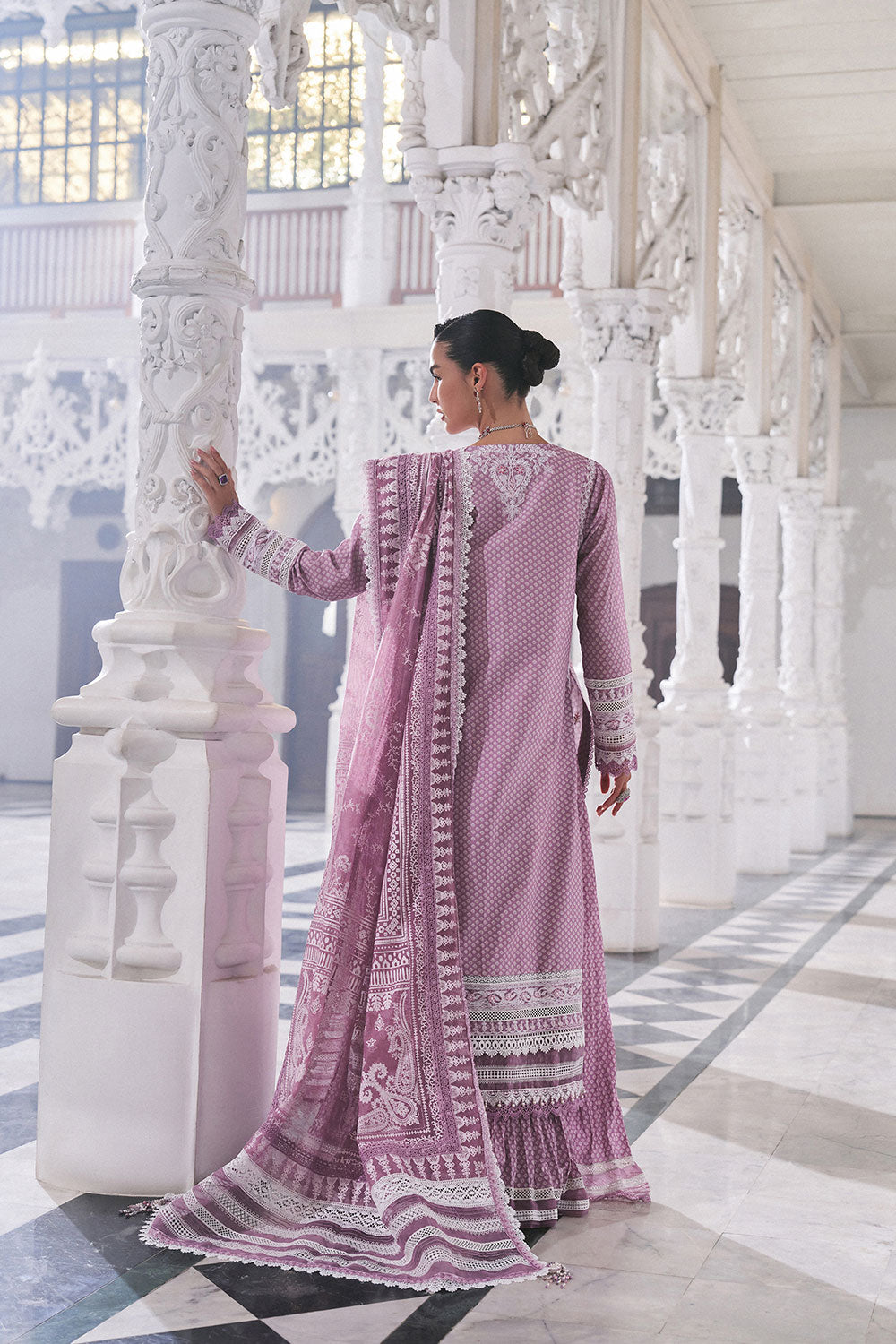 Sobia nazir luxury 26