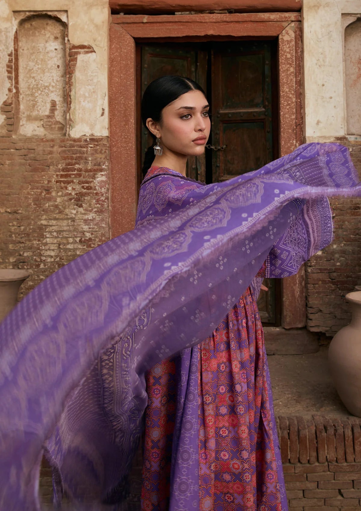 Kahf print lawn with chiffon dupatta