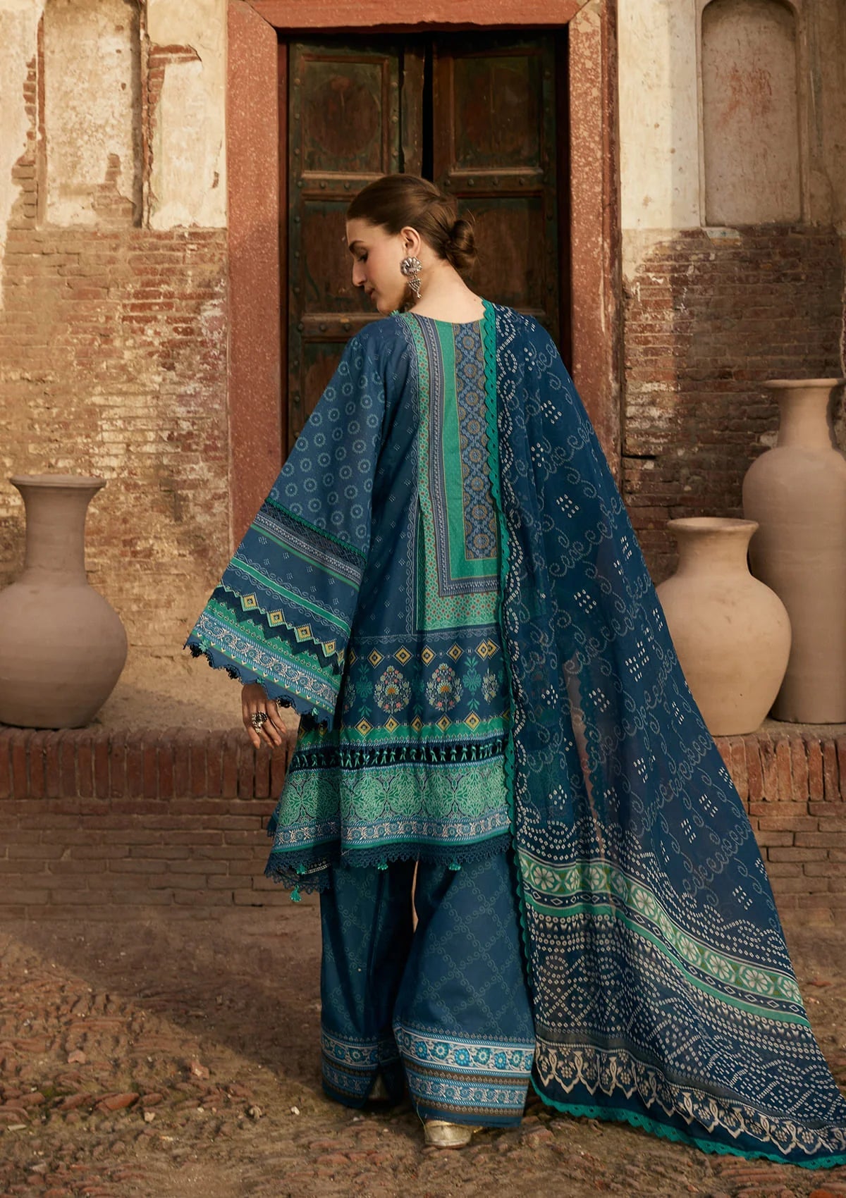 Kahf print lawn  with Chiffon Dupatta