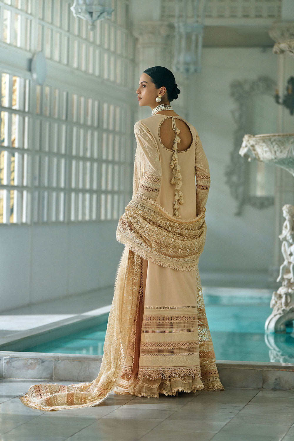 Sobia nazir luxury 26