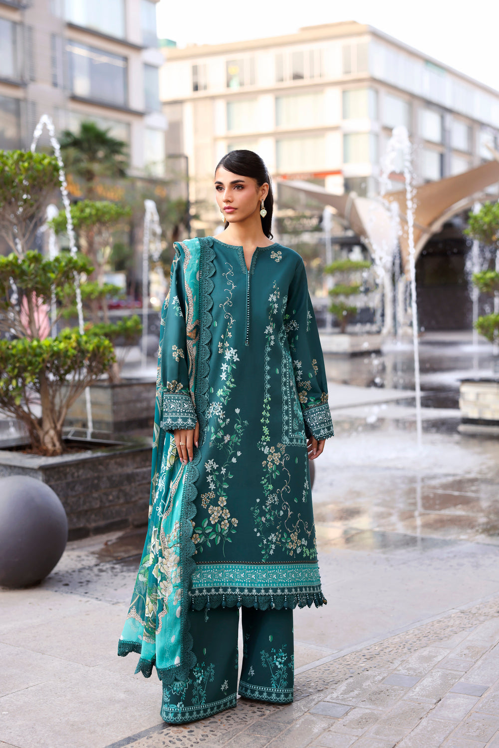 Naqsh Print lawn with chiffon dupatta