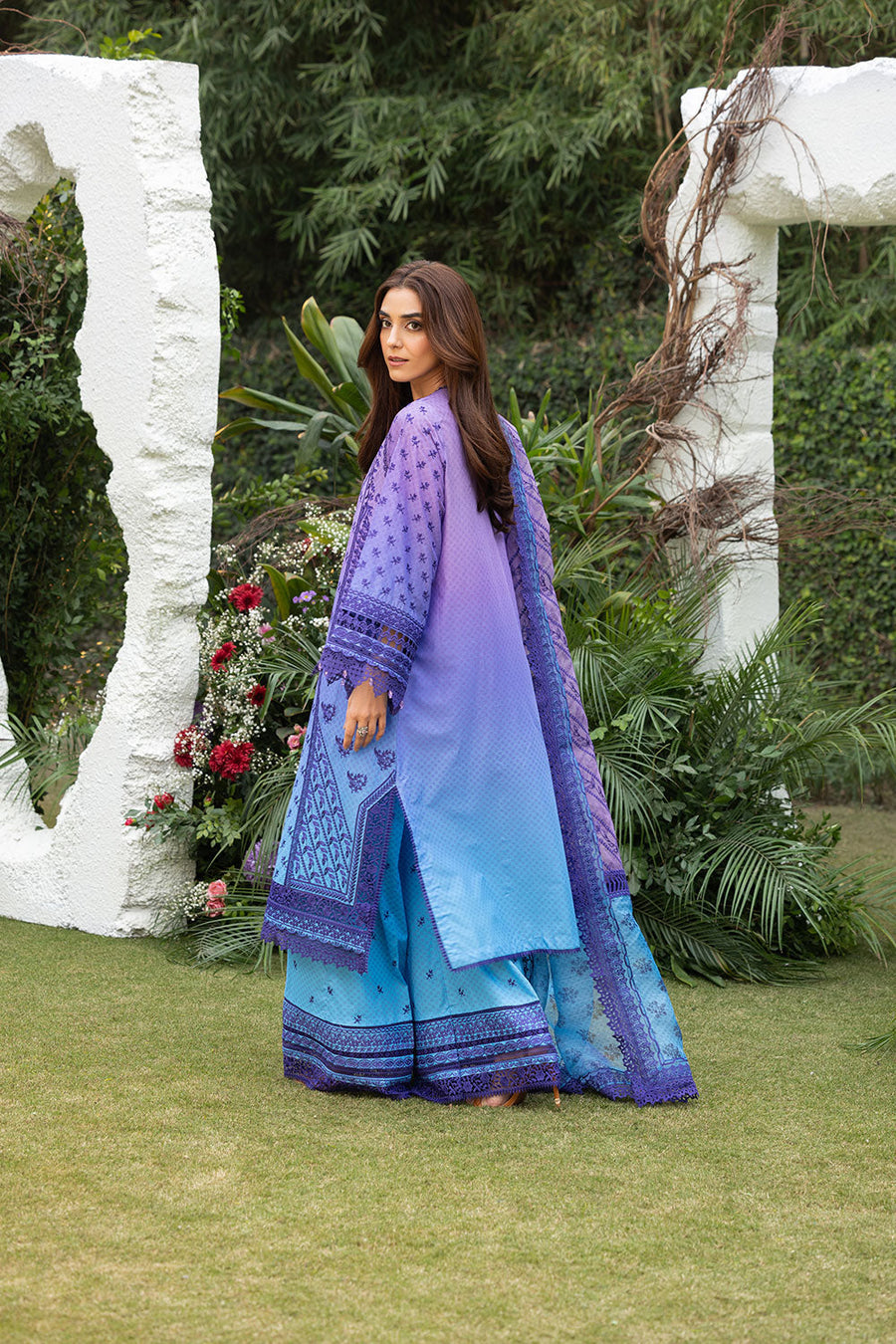 Sobia nazir luxury lawn