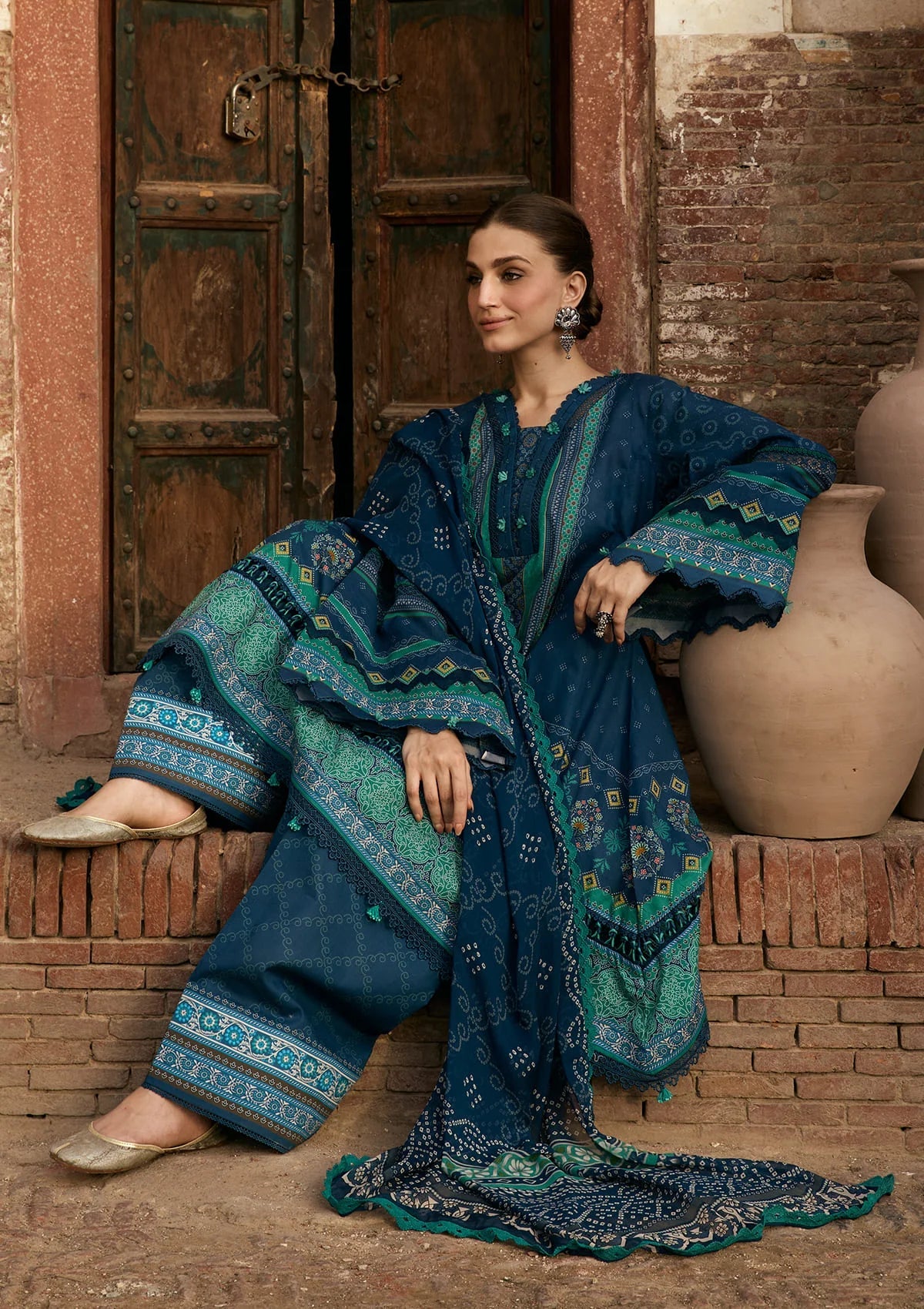 Kahf print lawn  with Chiffon Dupatta