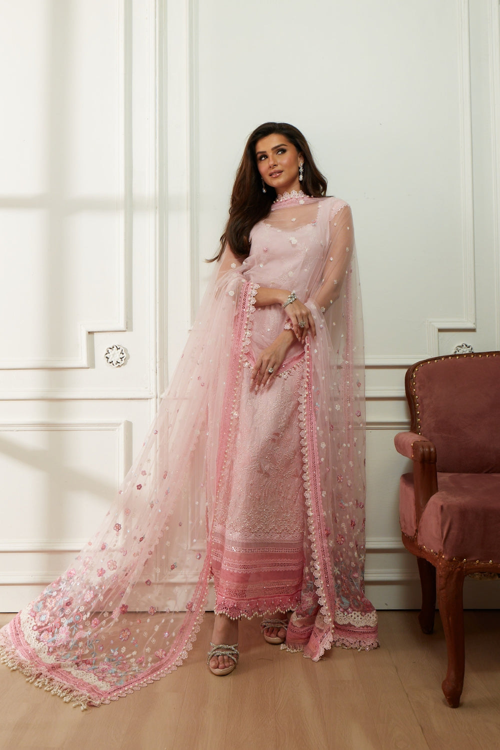 Sobia nazir luxury 26