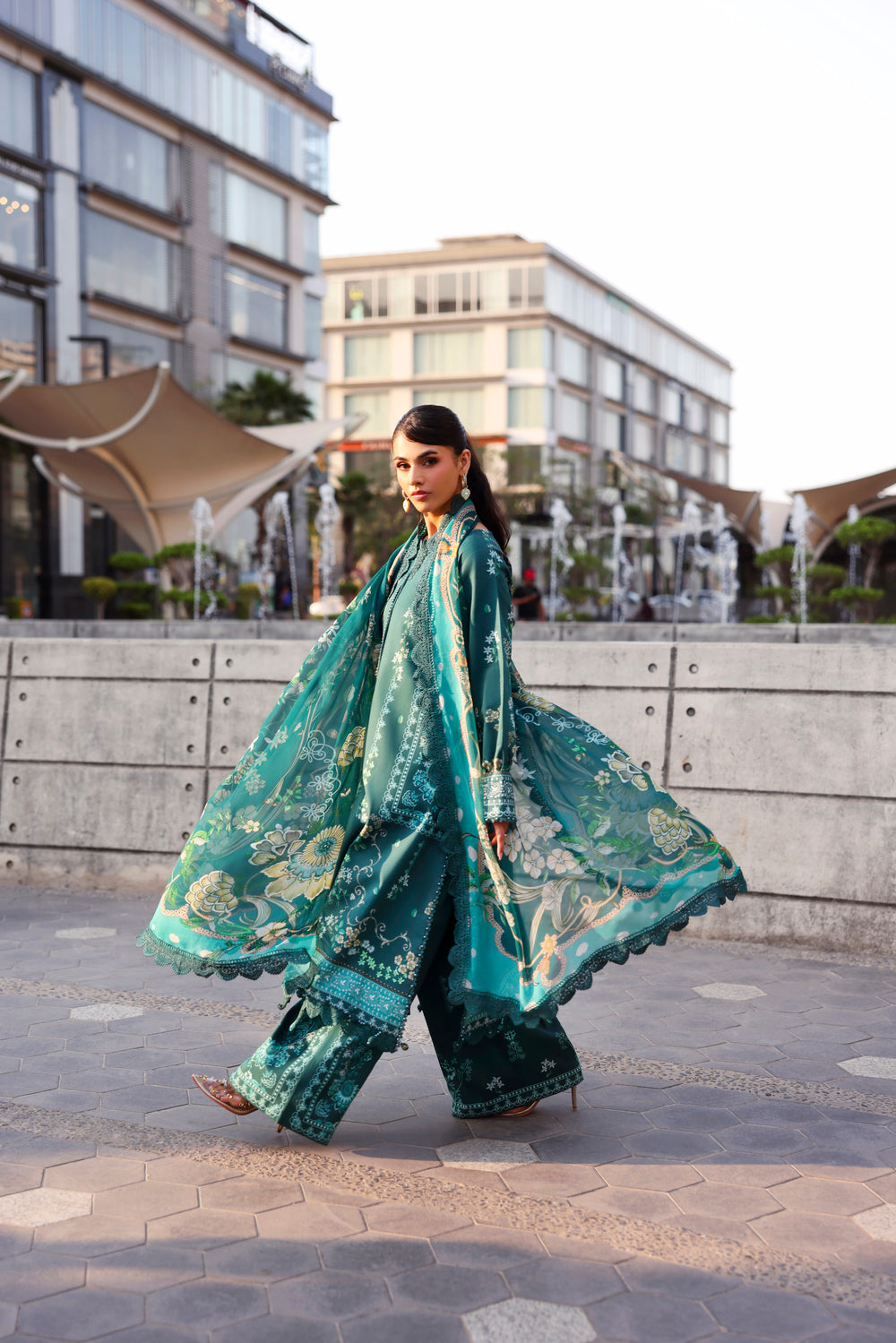 Naqsh Print lawn with chiffon dupatta