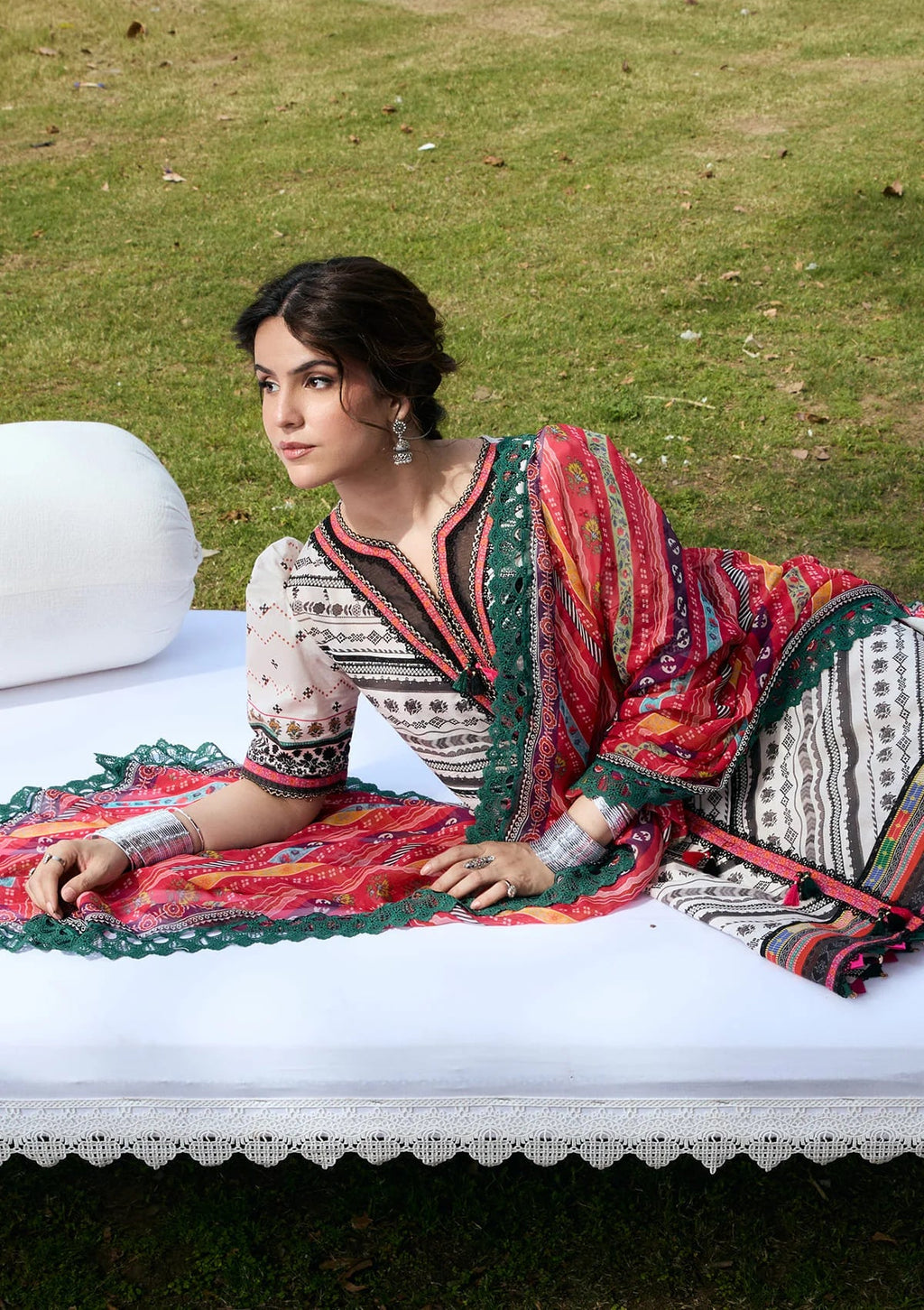 Kahf print lawn with chiffon dupatta