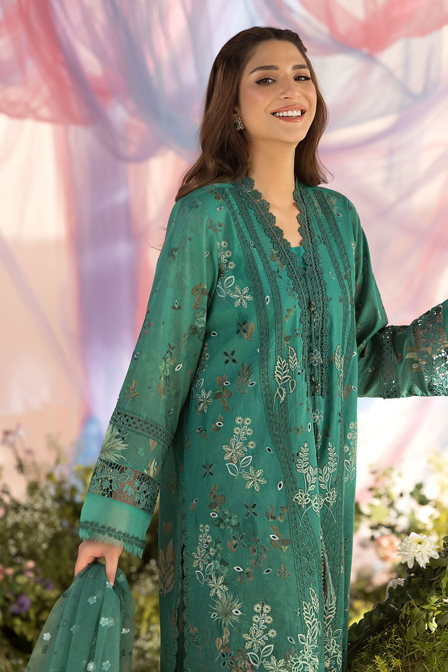Sobia nazir luxury lawn 25 stitched Piece