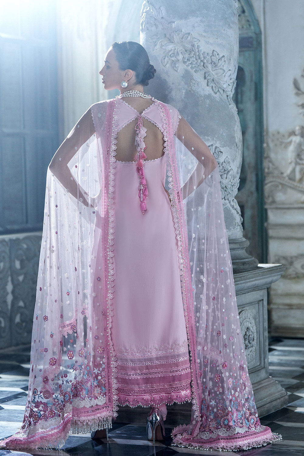 Sobia nazir luxury 26