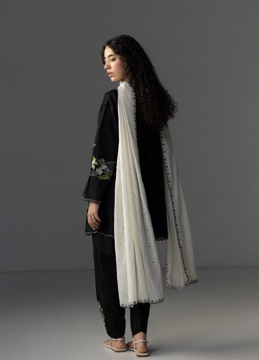 Zarashajahn Embroidered