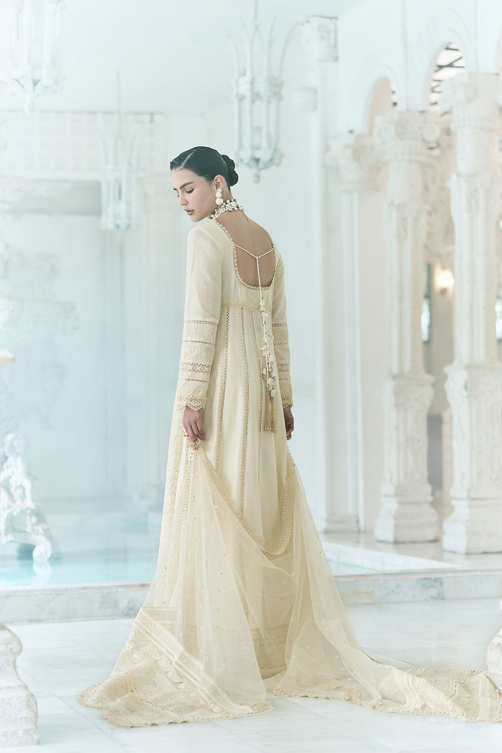 Sobia nazir luxury 26