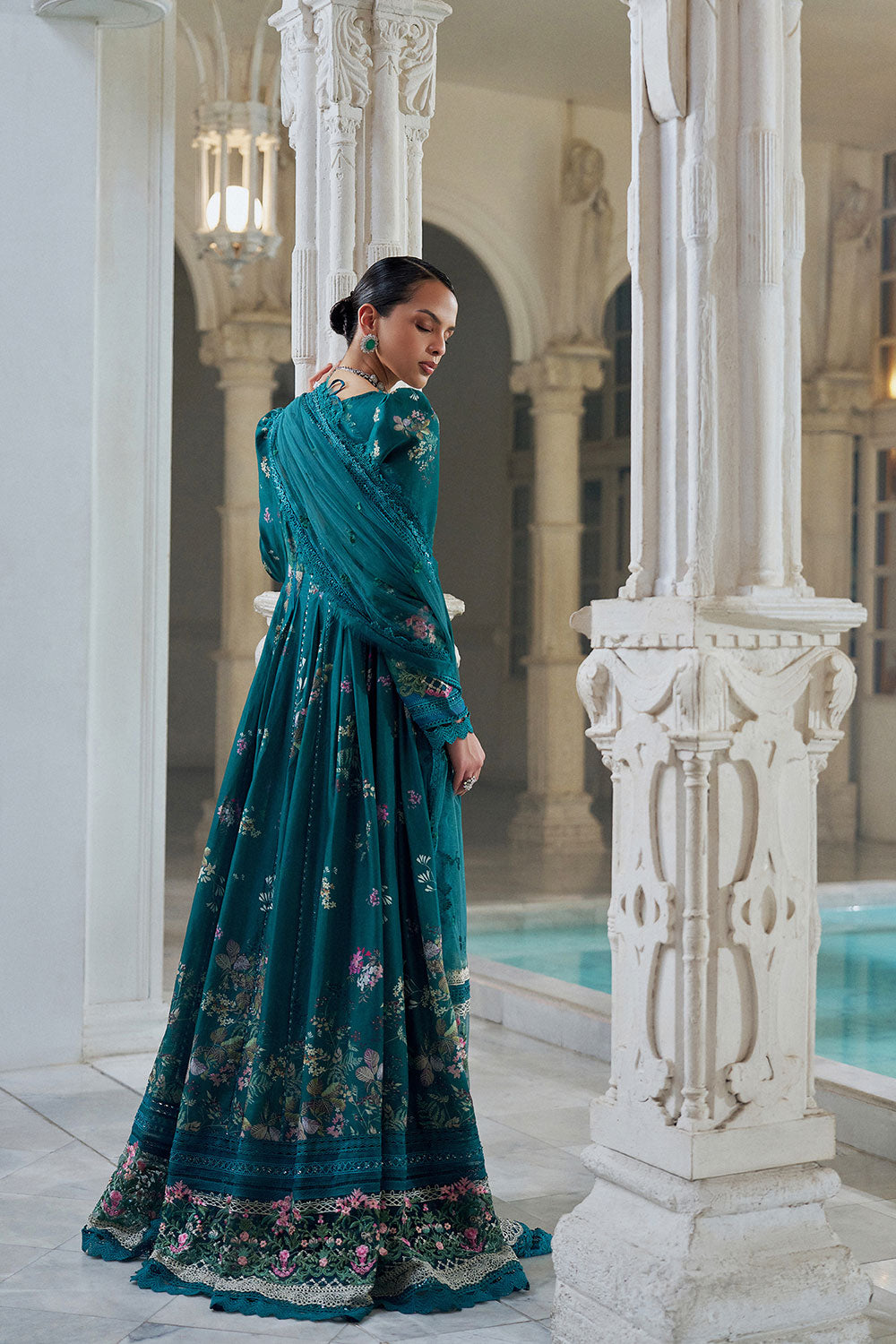 Sobia nazir luxury 26
