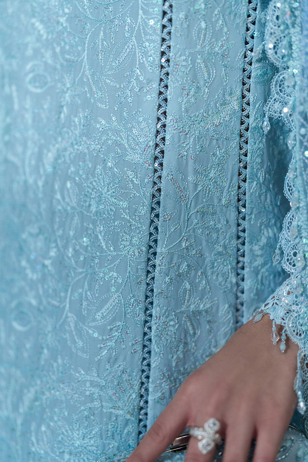 Sobia nazir luxury 26