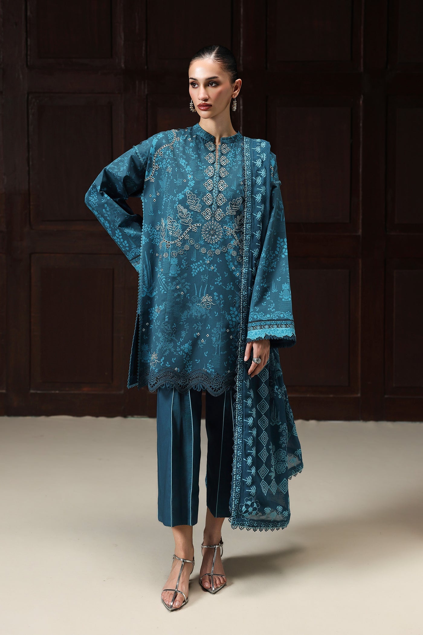Qalamkar lawn