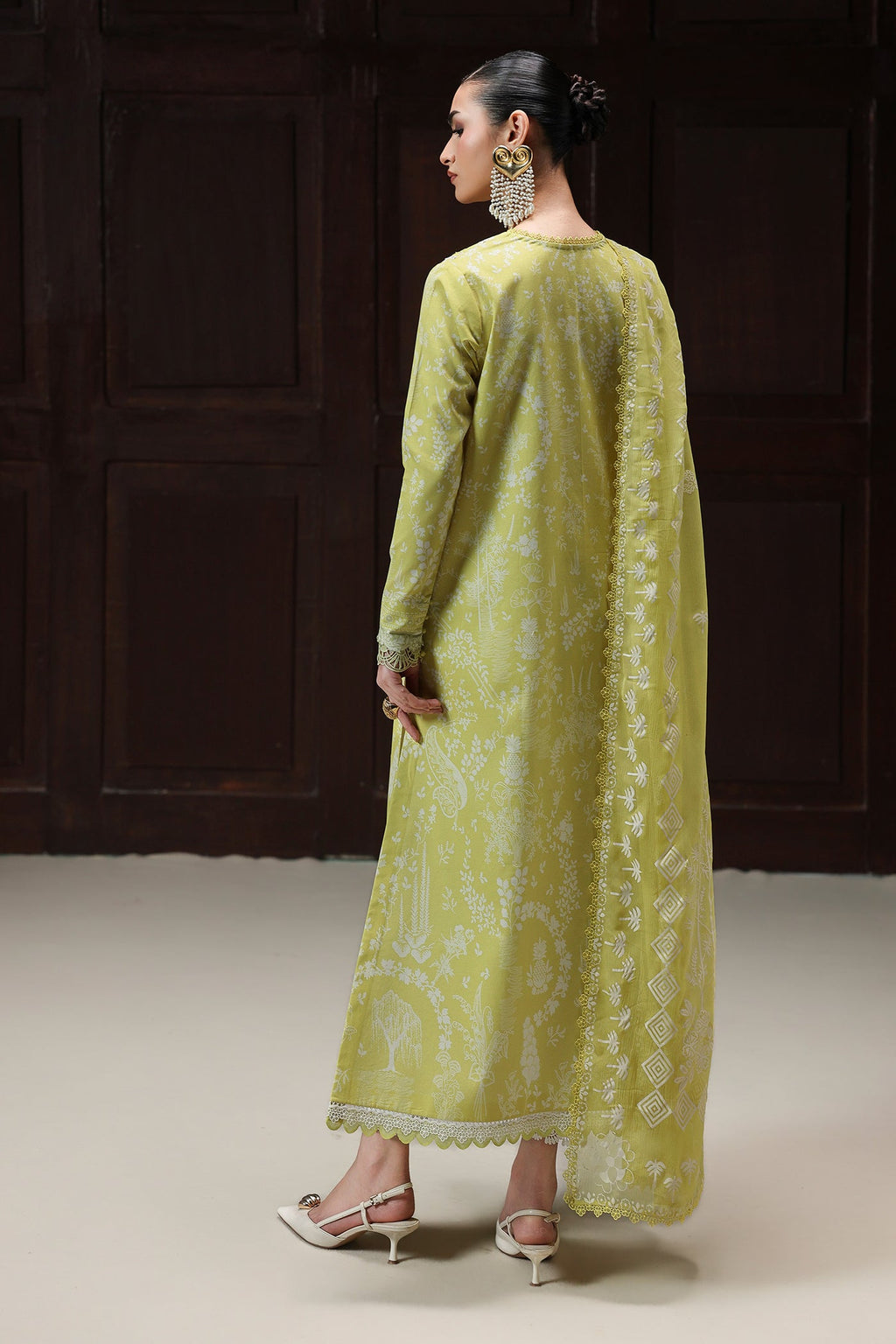 Qalamkar lawn