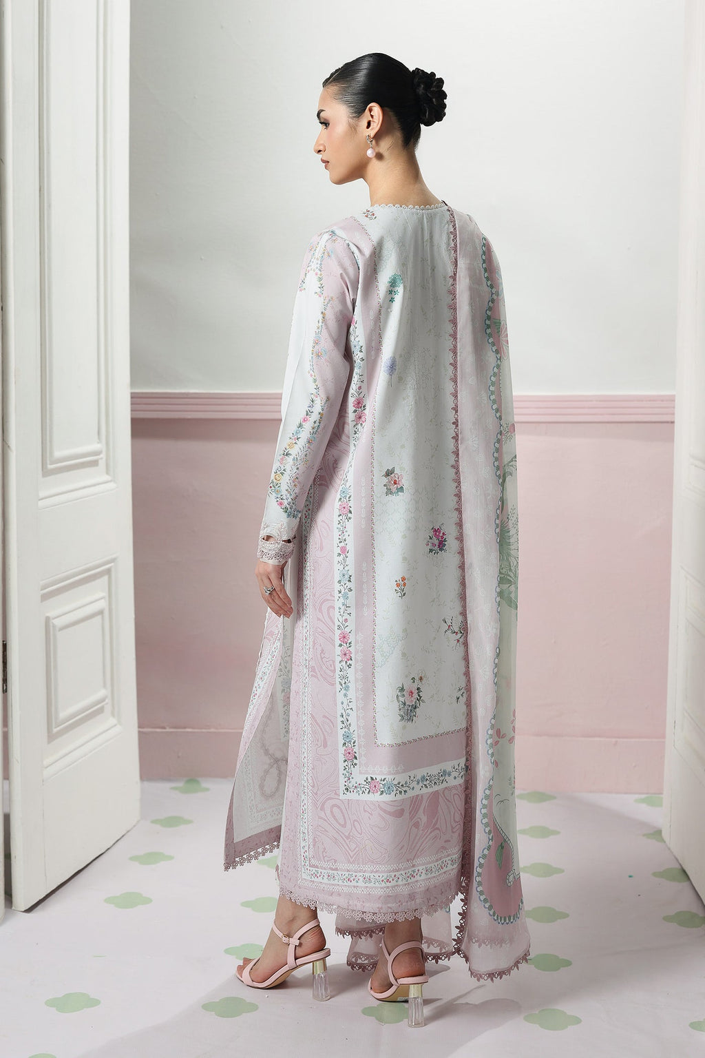 Qalamkar lawn