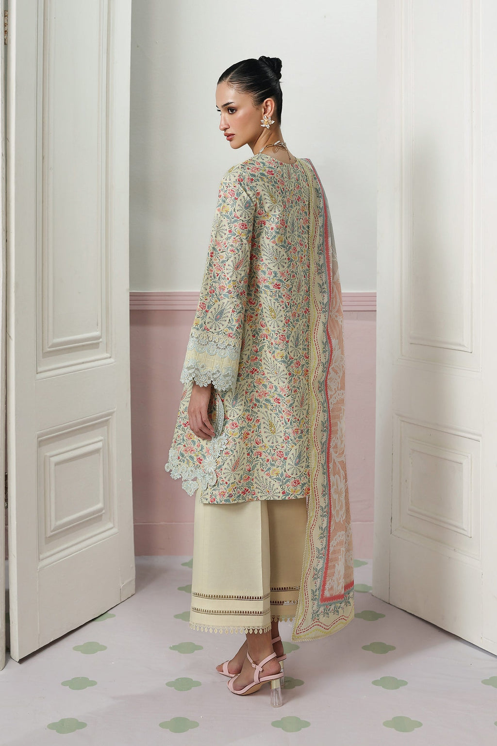Qalamkar lawn
