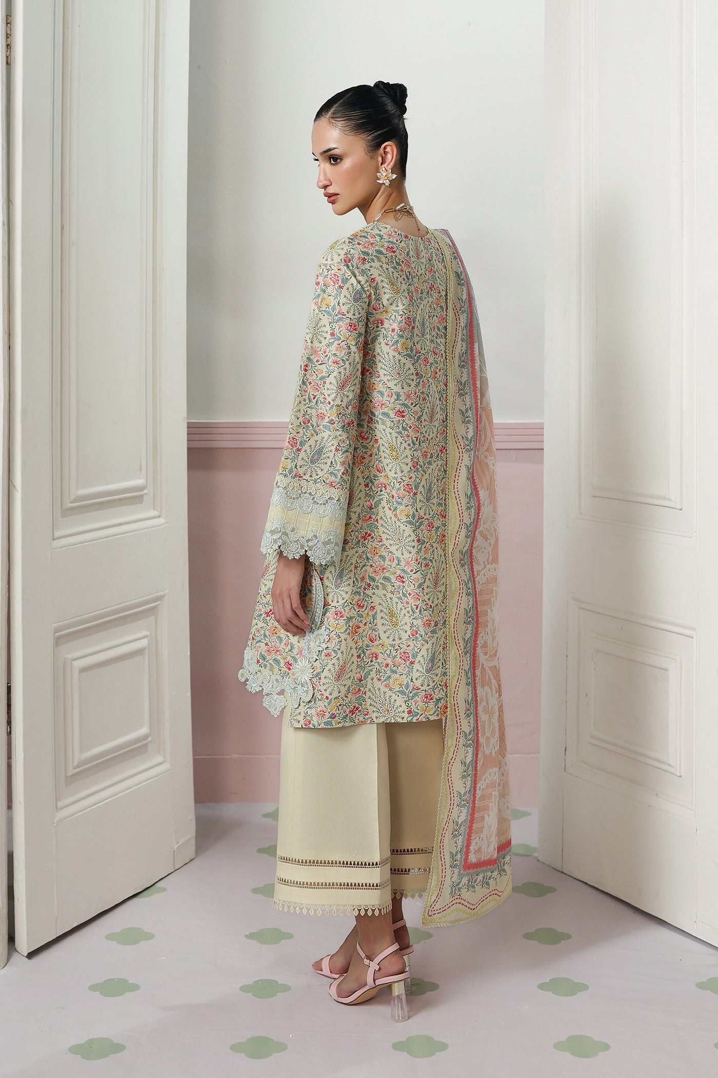 Qalamkar lawn