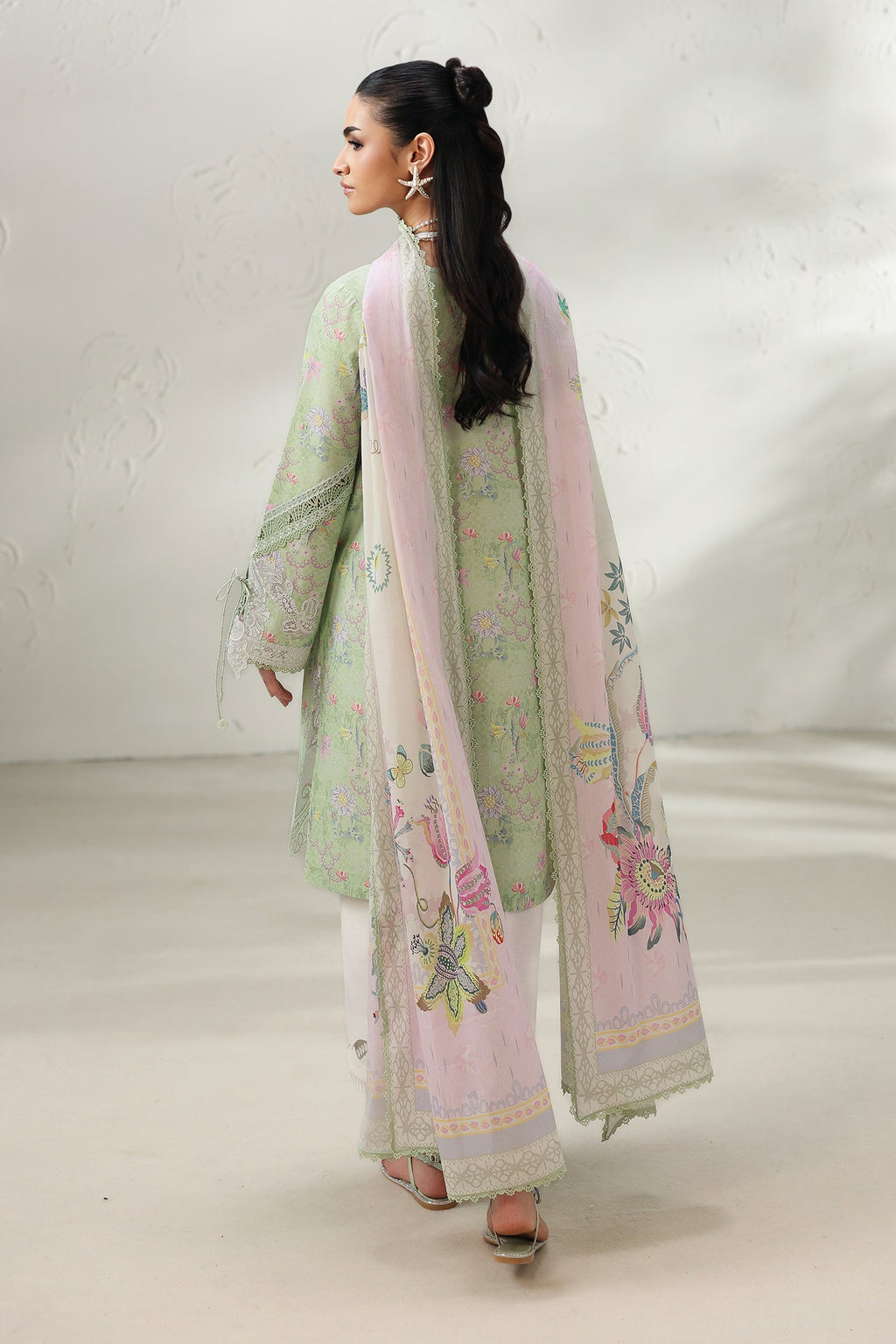 Qalamkar lawn
