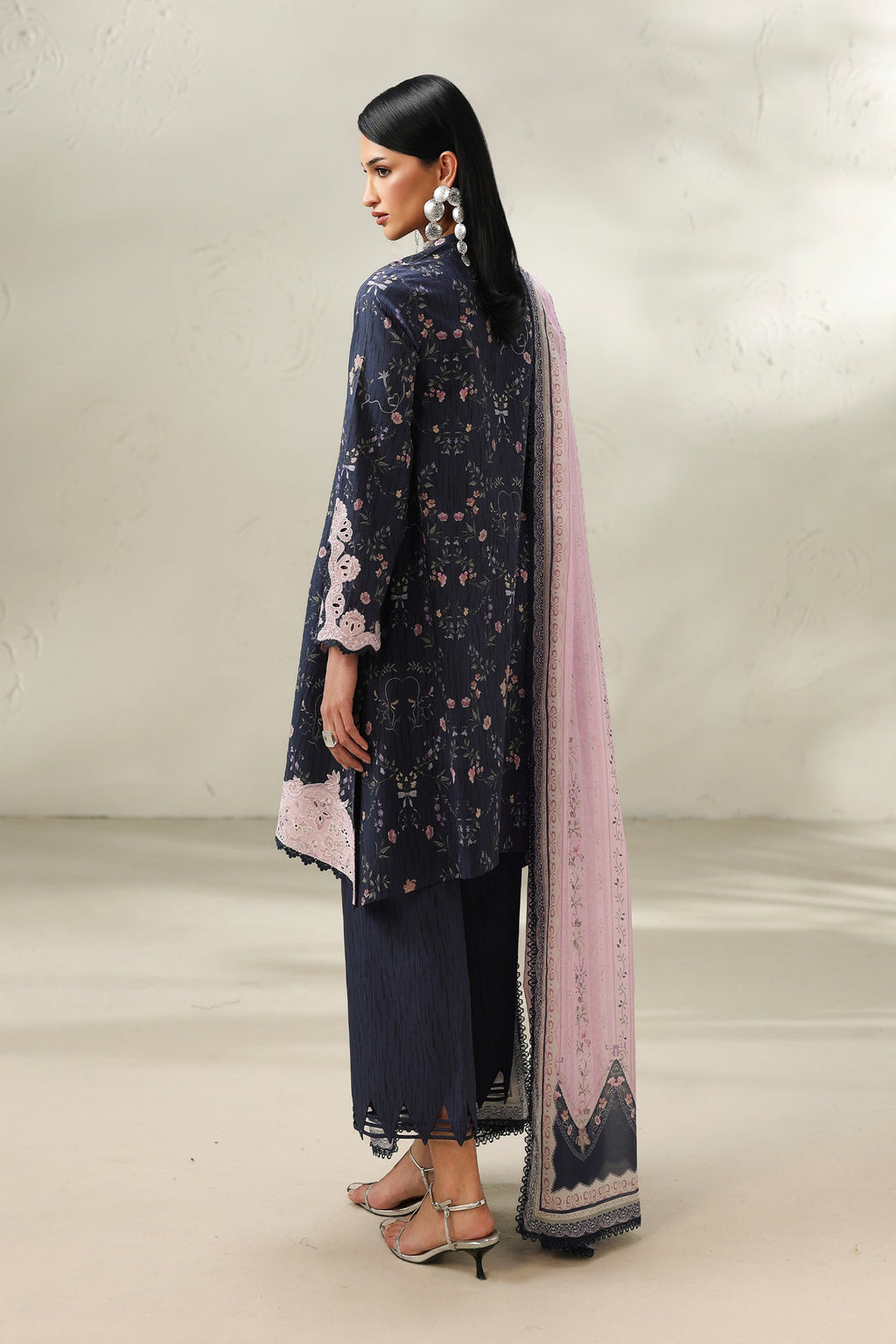 Qalamkar lawn