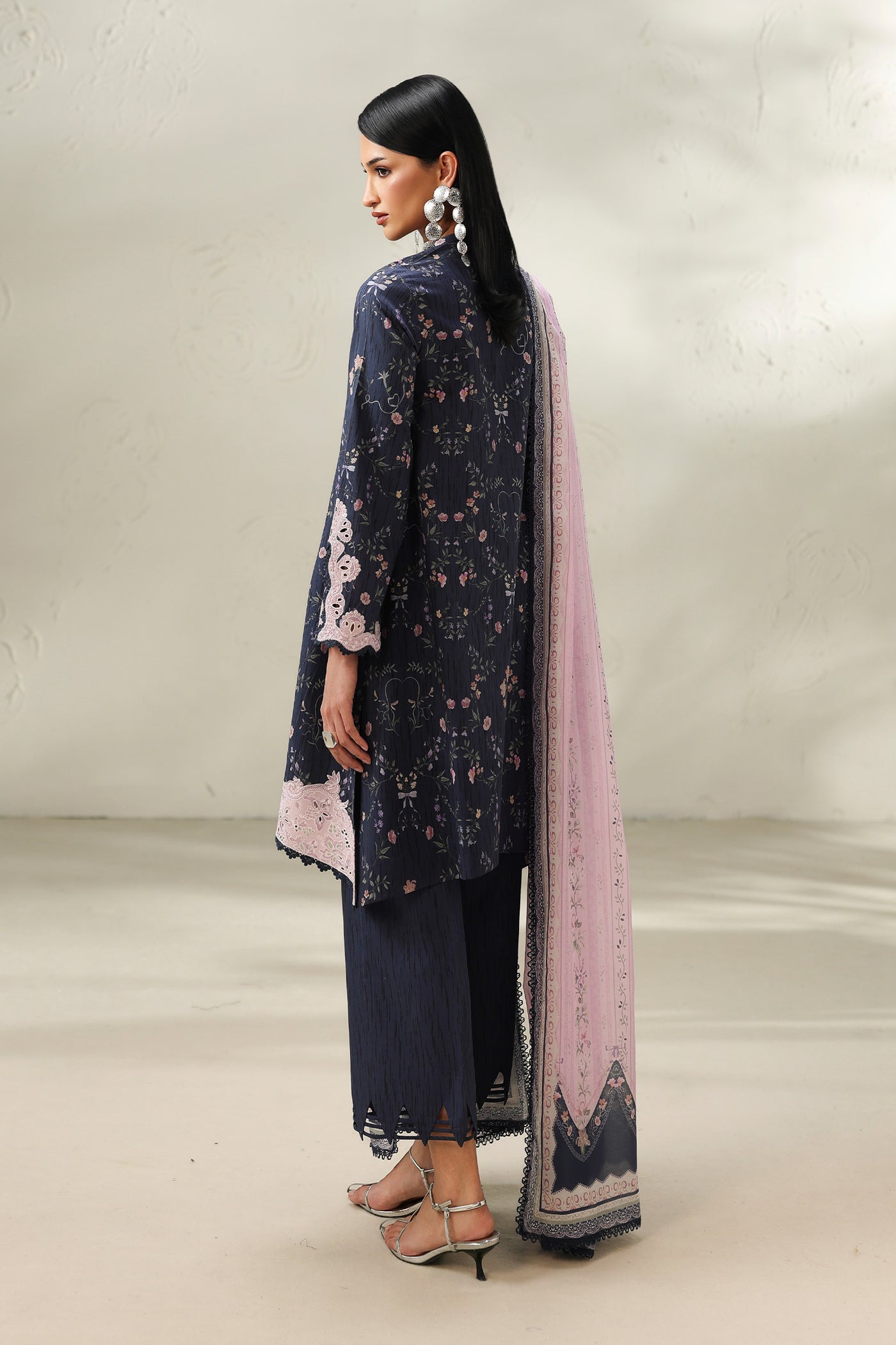 Qalamkar lawn