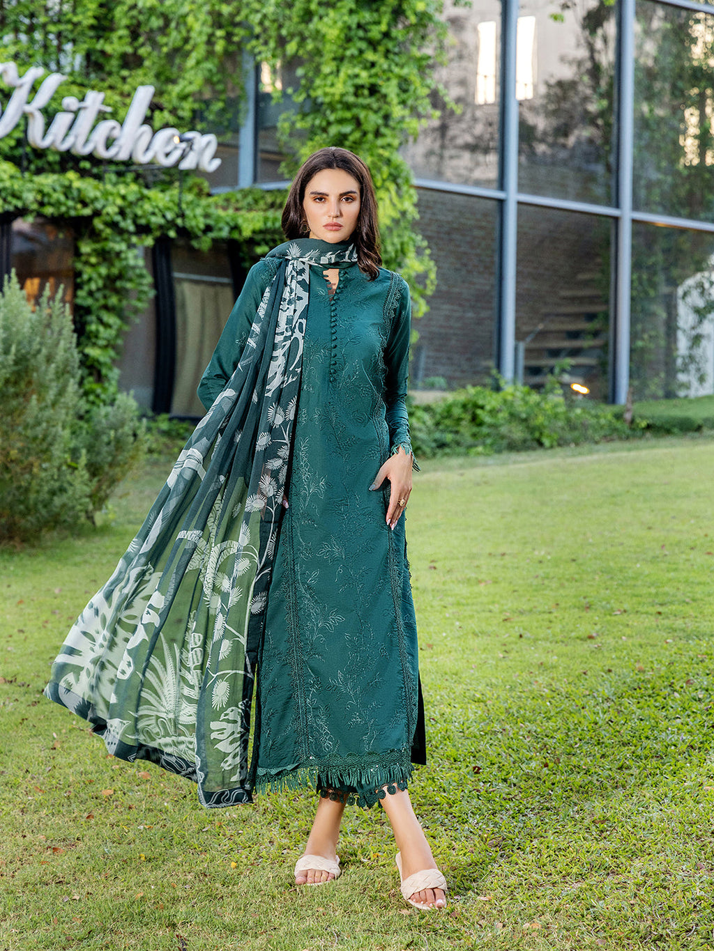 Yards sole luxury lawn