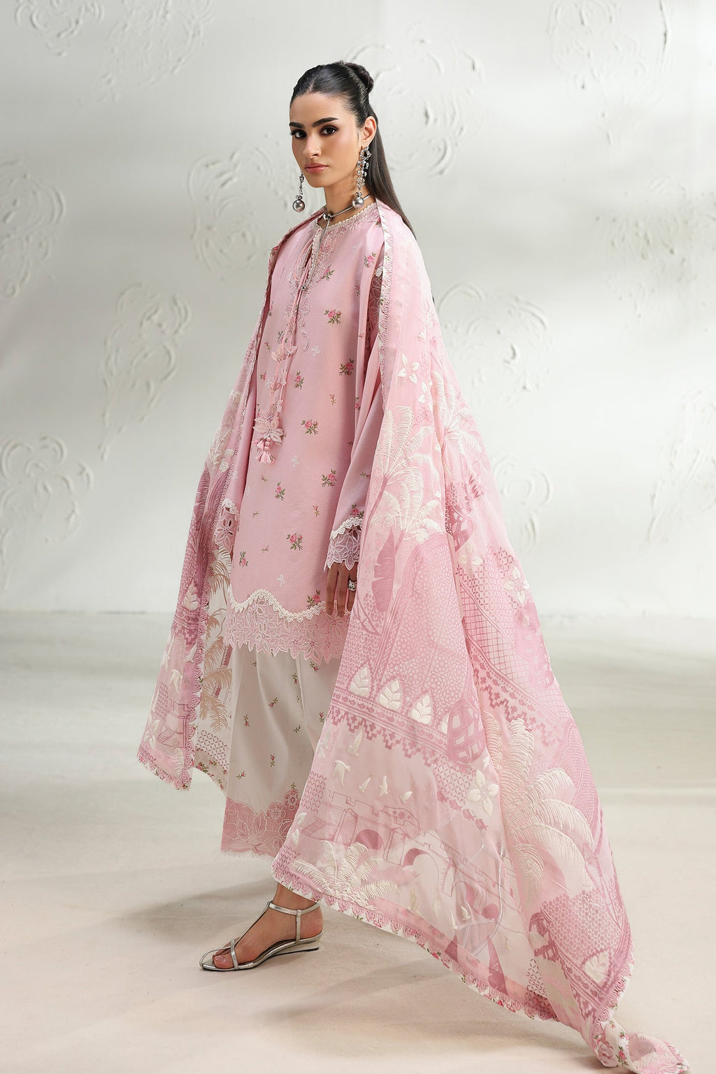 Qalamkar lawn