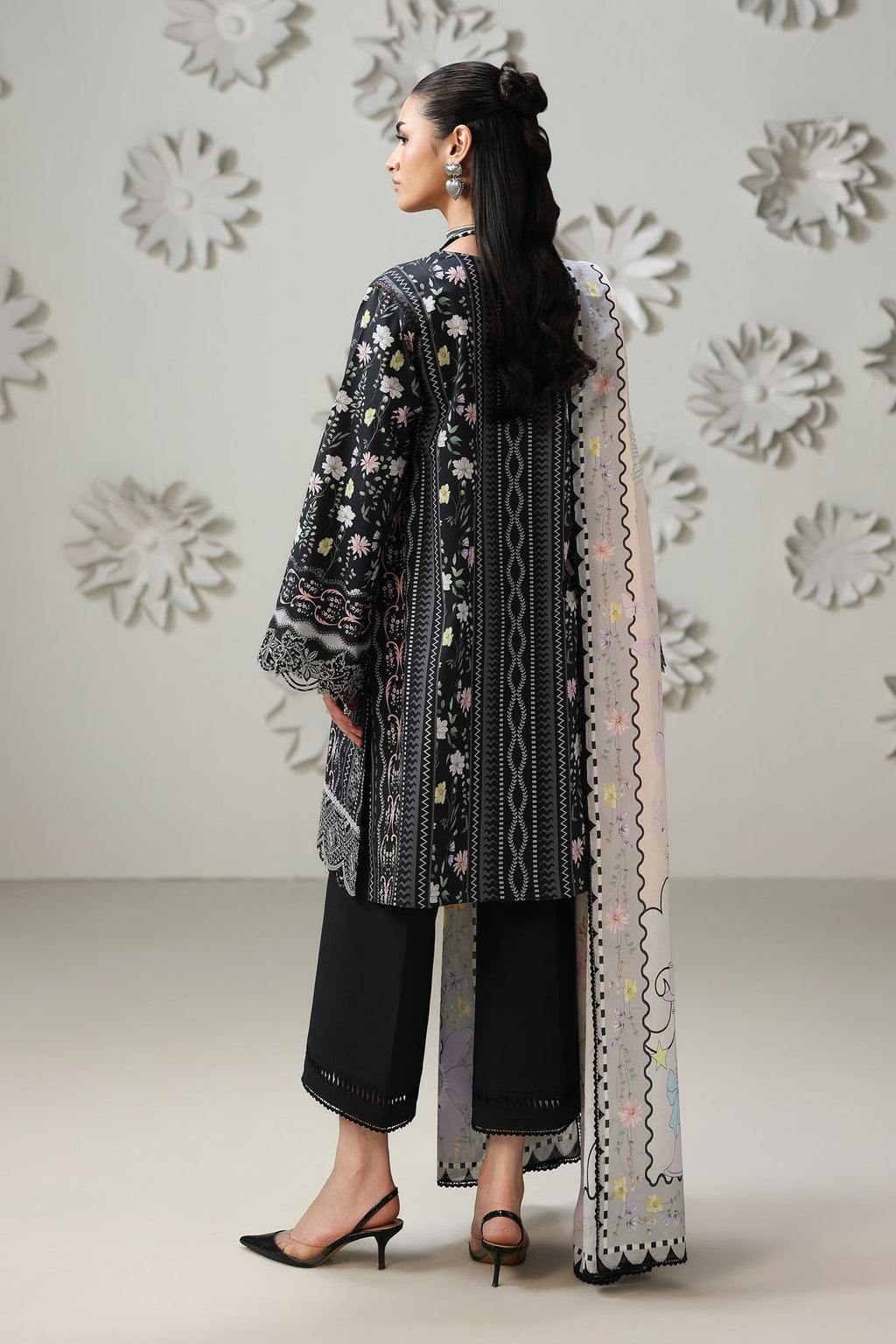 Qalamkar lawn