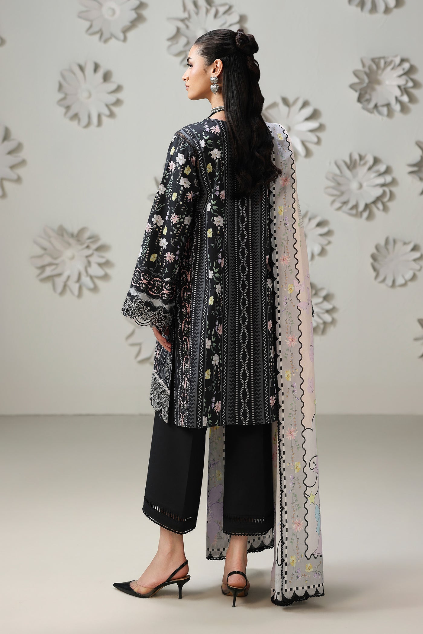 Qalamkar lawn
