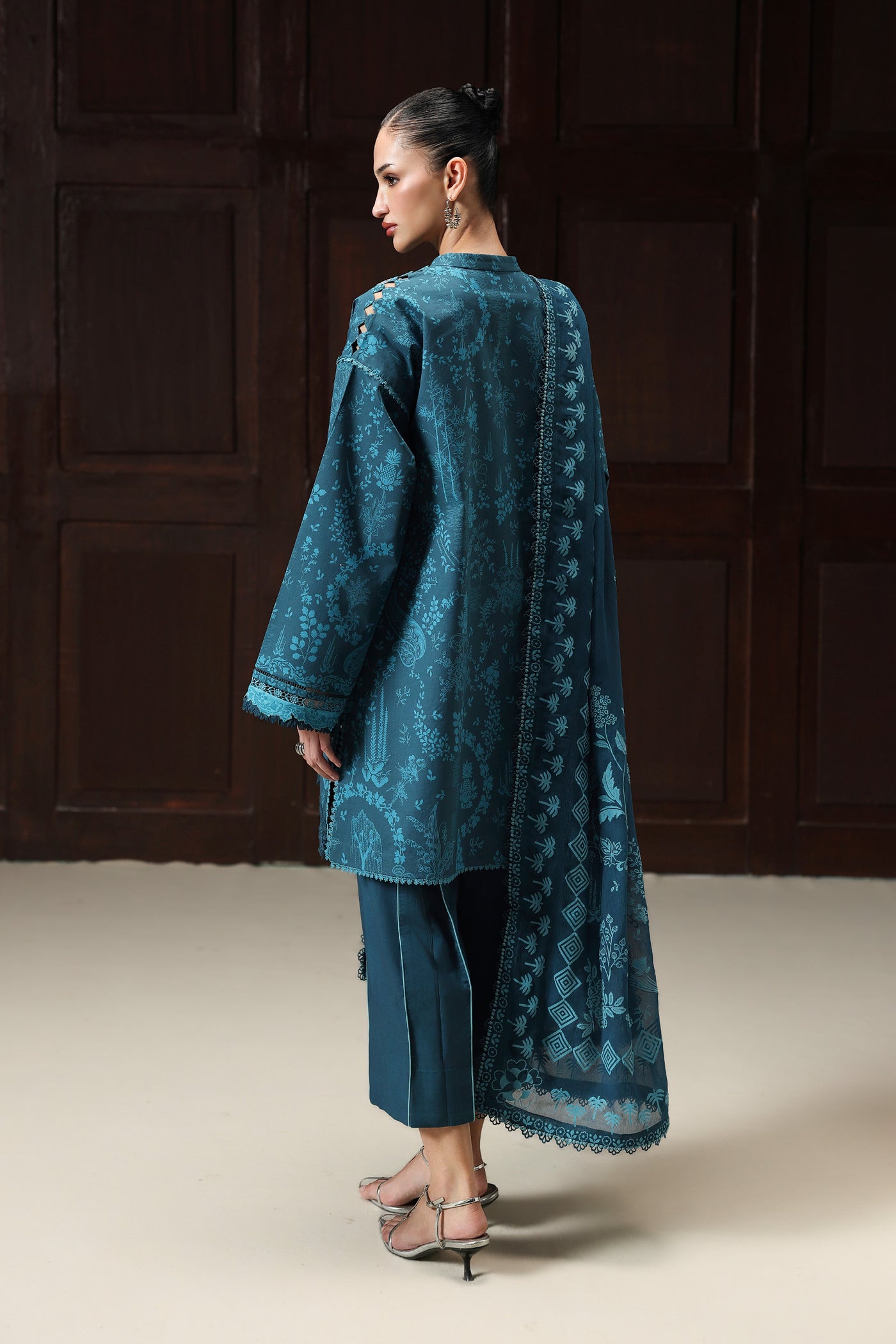 Qalamkar lawn