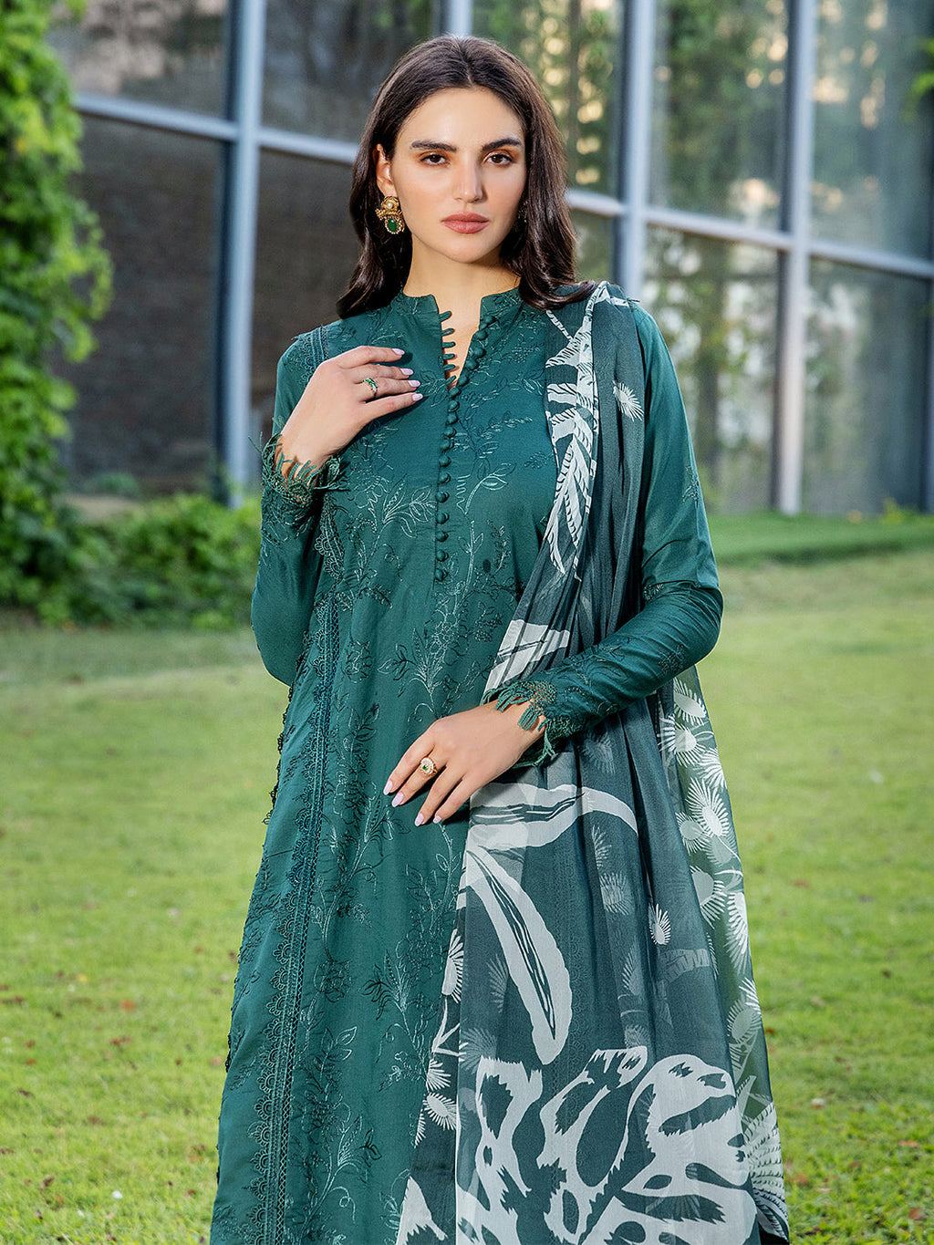 Yards sole luxury lawn
